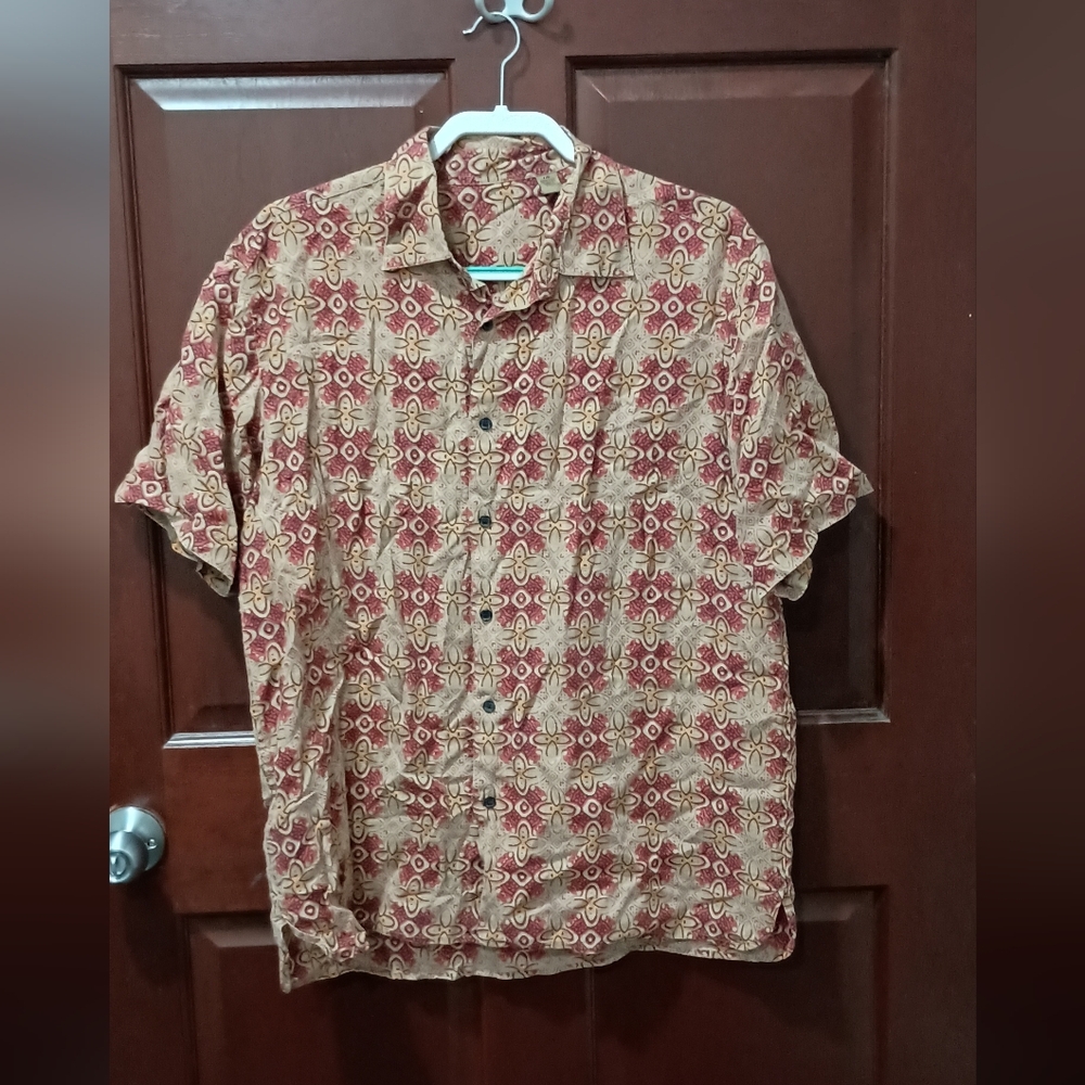 Perry Ellis Red and Beige Patterned Shirt